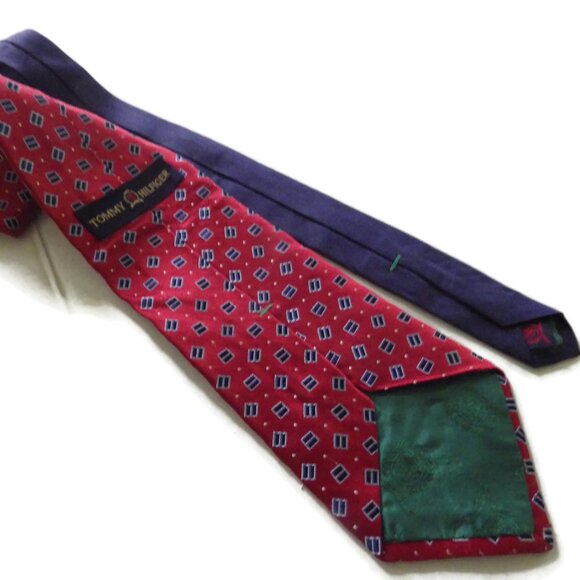 Tommy Hilfiger Tie/ Red/ Navy/ 100% Silk - Picture 2 of 4